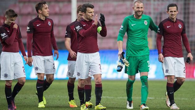 Fotbalisté Sparty po utkání s Žilinou. Fotbalisté Sparty po utkání s Žilinou.