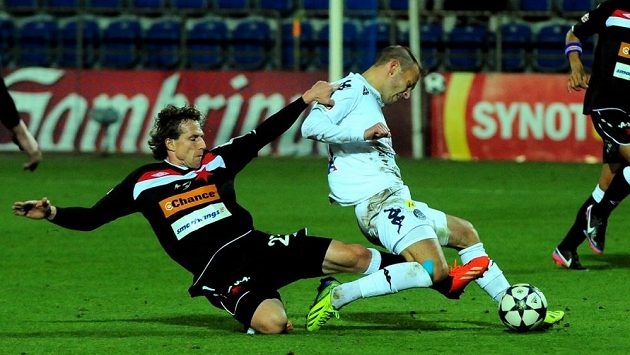 Ani Mario Lička (vlevo) prohře Slavie na Slovácku nezabránil. Ani Mario Lička (vlevo) prohře Slavie na Slovácku nezabránil.