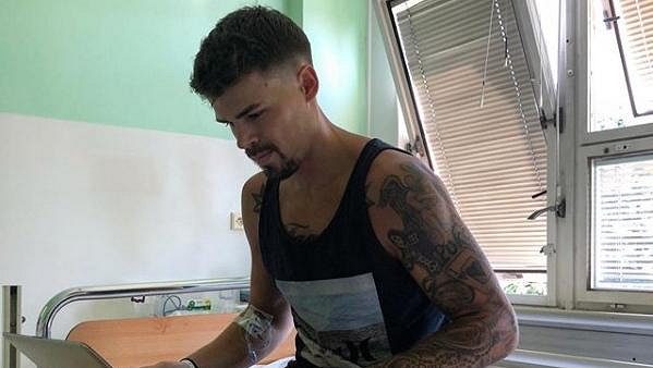 Jiří Říha v nemocnici. Jiří Říha v nemocnici.