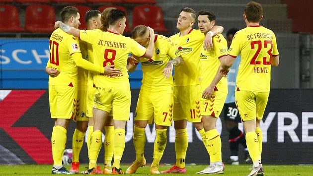 Gólová radost fotbalistů Freiburgu. Gólová radost fotbalistů Freiburgu.