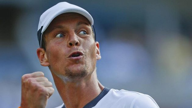 Tomáš Berdych se raduje během duelu se Slovákem Kližanem ve 2. kole letošního US Open. Tomáš Berdych se raduje během duelu se Slovákem Kližanem ve 2. kole letošního US Open.