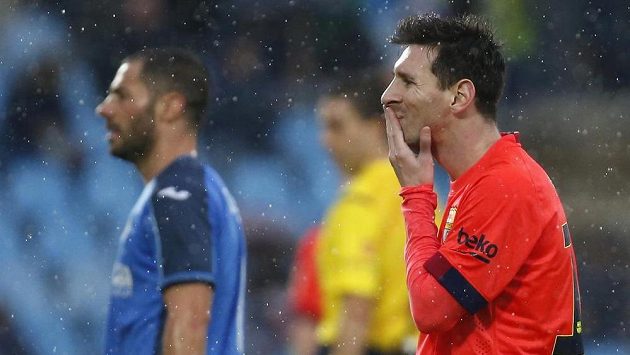 Lionel Messi tentokrát přijel na trénink s dostatečným časovým předstihem. Lionel Messi tentokrát přijel na trénink s dostatečným časovým předstihem.