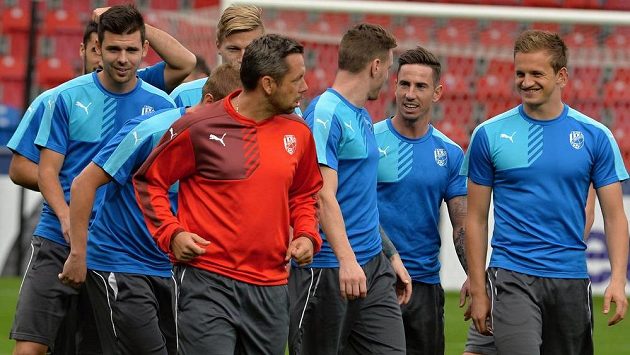 Na tréninku plzeňských fotbalistů před zápasem s Minskem nechyběla dobrá nálada. Na tréninku plzeňských fotbalistů před zápasem s Minskem nechyběla dobrá nálada.