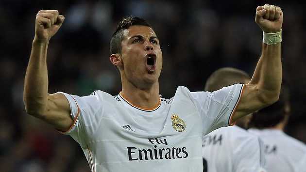 Hvězdný Cristiano Ronaldo z Realu přispěl k vysoké výhře nad Sevillou hattrickem. Hvězdný Cristiano Ronaldo z Realu přispěl k vysoké výhře nad Sevillou hattrickem.