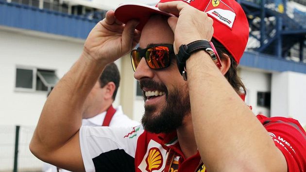 Španěl Fernando Alonso po sezóně odloží rudé barvy stáje Ferrari. Španěl Fernando Alonso po sezóně odloží rudé barvy stáje Ferrari.