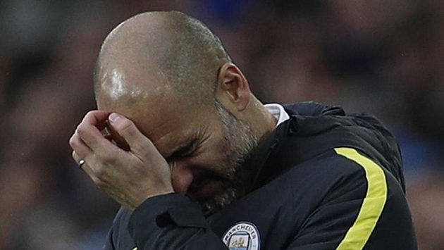 Nešťastný trenér Manchesteru City Pep Guardiola. Nešťastný trenér Manchesteru City Pep Guardiola.