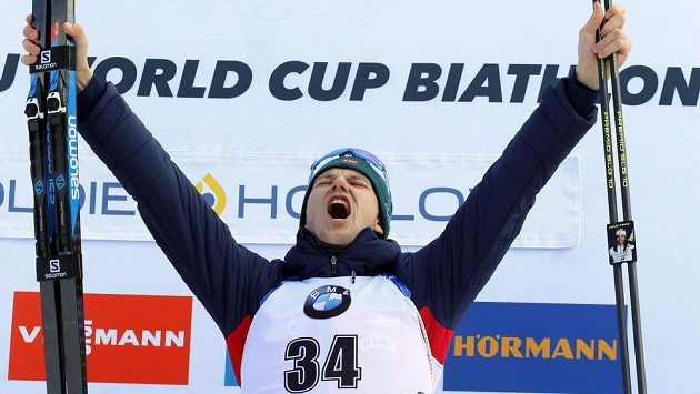 Sprint biatlonistů v americkém Soldier Hollow vyhrál Nor Vetle Sjaastad Christiansen a radoval se z prvního vítězství ve Světovém poháru v kariéře. Sprint biatlonistů v americkém Soldier Hollow vyhrál Nor Vetle Sjaastad Christiansen a radoval se z prvního vítězství ve Světovém poháru v kariéře.