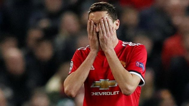 Zklamání ve tváři Nemanji Matiče z Manchesteru United. Zklamání ve tváři Nemanji Matiče z Manchesteru United.