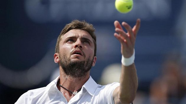 Francouzský tenista Gilles Simon postoupil na US Open do osmifinále. Francouzský tenista Gilles Simon postoupil na US Open do osmifinále.