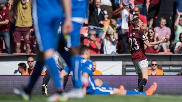 Ladislav Krejčí ze Sparty Praha oslavuje gól proti Liberci. Ladislav Krejčí ze Sparty Praha oslavuje gól proti Liberci.