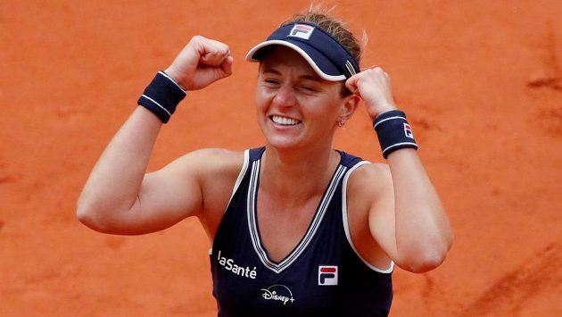 Argentinská tenistka Nadia Podoroská porazila na Roland Garros 6:2, 6:4 třetí nasazenou Elinu Svitolinovou a z kvalifikace postoupila do semifinále. Argentinská tenistka Nadia Podoroská porazila na Roland Garros 6:2, 6:4 třetí nasazenou Elinu Svitolinovou a z kvalifikace postoupila do semifinále.
