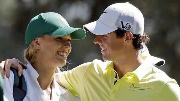 Golfista Rory McIlroy se snoubenkou Caroline Wozniackou. Golfista Rory McIlroy se snoubenkou Caroline Wozniackou.