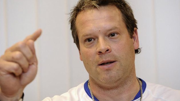 Hráč kolové Petr Skoták (na snímku) má spolu s parťákem Pavlem Šmídem jistotu zisku cenného kovu z domácího MS v sálové cyklistice. Hráč kolové Petr Skoták (na snímku) má spolu s parťákem Pavlem Šmídem jistotu zisku cenného kovu z domácího MS v sálové cyklistice.