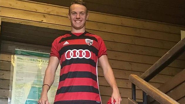 Po mistrovském titulu s výběrem Sparty do 19 let zamířil obránce Philipp Tvaroh do Německa. Po mistrovském titulu s výběrem Sparty do 19 let zamířil obránce Philipp Tvaroh do Německa.