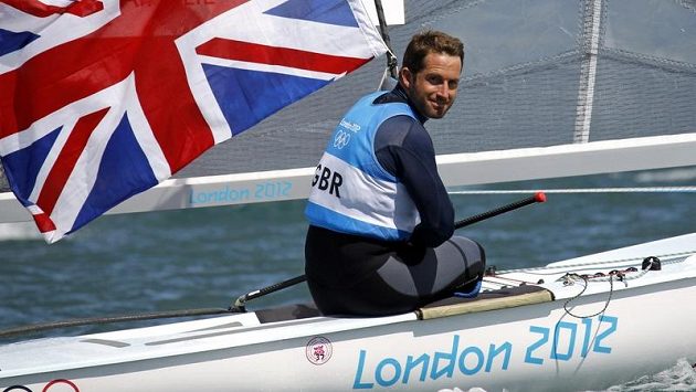 Brit Ben Ainslie získal čtvrté olympijské zlato za sebou a s pěti medailemi se stal nejúspěšnějším jachtařem historie her. Brit Ben Ainslie získal čtvrté olympijské zlato za sebou a s pěti medailemi se stal nejúspěšnějším jachtařem historie her.
