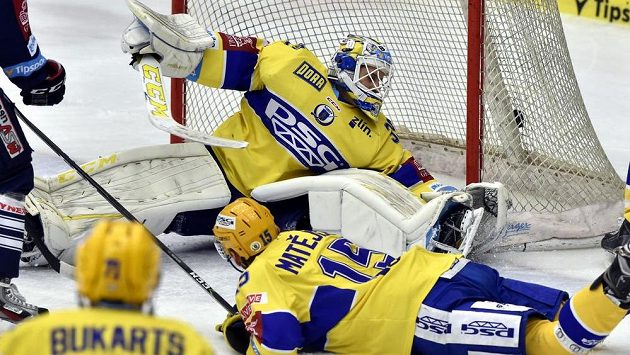 Brankář Zlína Libor Kašík inkasuje gól v duelu s Libercem. Brankář Zlína Libor Kašík inkasuje gól v duelu s Libercem.