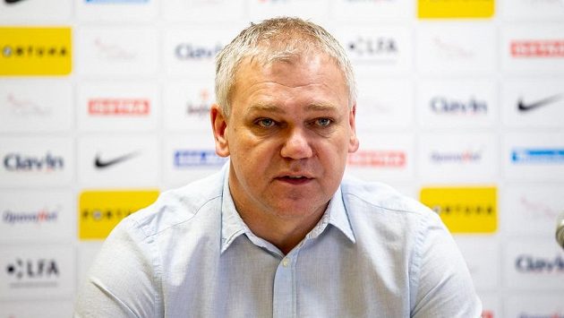 Trenér fotbalistů Opavy Jiří Balcárek. Trenér fotbalistů Opavy Jiří Balcárek.