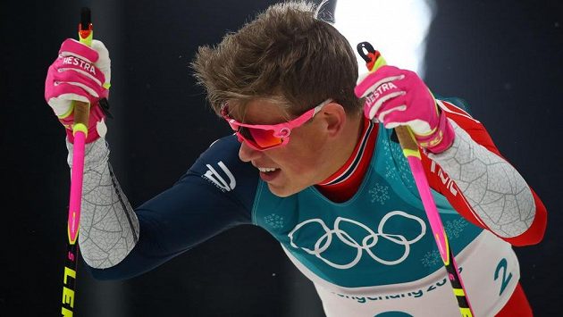 Johannes Hoesflot Klaebo, suverénní vítěz olympijského závodu ve sprintu v běhu na lyžích. Johannes Hoesflot Klaebo, suverénní vítěz olympijského závodu ve sprintu v běhu na lyžích.