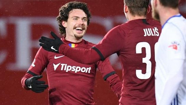 David Moberg Karlsson a Lukáš Juliš slaví gól Sparty proti Mladé Boleslavi. David Moberg Karlsson a Lukáš Juliš slaví gól Sparty proti Mladé Boleslavi.