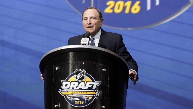 Šéf ligy Gary Bettman. Šéf ligy Gary Bettman.