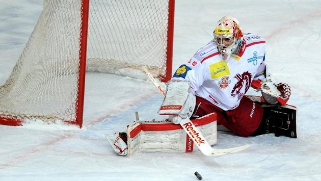 Peter Hamerlík bude znovu oblékat dres Třince. Peter Hamerlík bude znovu oblékat dres Třince.