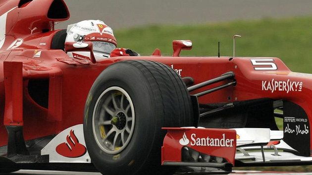 Sebastian Vettel za volantem vozu F2012 na trati ve Fioranu. Sebastian Vettel za volantem vozu F2012 na trati ve Fioranu.