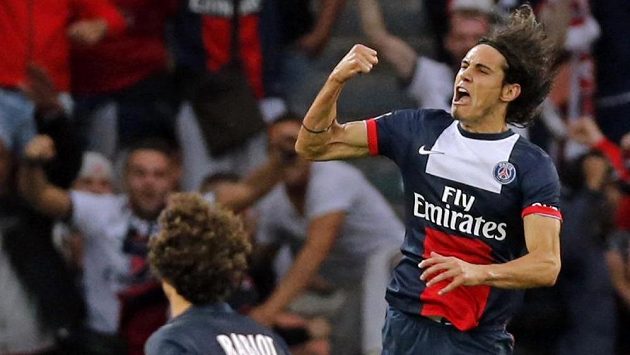 Edison Cavani z PSG oslavuje proměněnou penaltu proti Toulouse Edison Cavani z PSG oslavuje proměněnou penaltu proti Toulouse