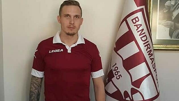 Lukáš Droppa v dresu nového zaměstnavatele. Lukáš Droppa v dresu nového zaměstnavatele.