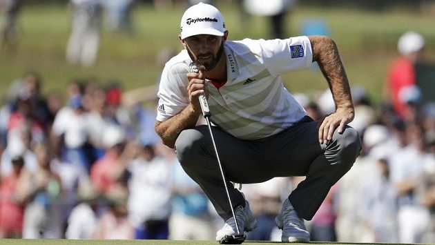 Dustin Johnson během golfového US Open. Dustin Johnson během golfového US Open.