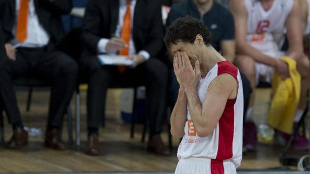 Smutný basketbalista Nymburku Jiří Welsch. Smutný basketbalista Nymburku Jiří Welsch.