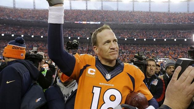 Legendární quarterback Peyton Manning v dresu Denveru. Legendární quarterback Peyton Manning v dresu Denveru.