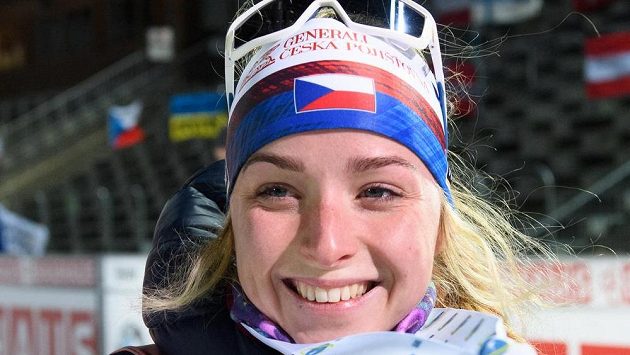 Markéta Davidová s bronzovou medailí po sprintu žen v Novém Městě na Moravě. Markéta Davidová s bronzovou medailí po sprintu žen v Novém Městě na Moravě.