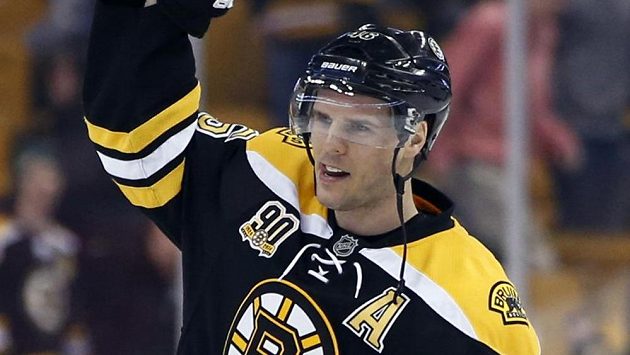 Bostonský David Krejčí si užíval, před vlastním publikem zaznamenal proti Floridě hattrick. Bostonský David Krejčí si užíval, před vlastním publikem zaznamenal proti Floridě hattrick.