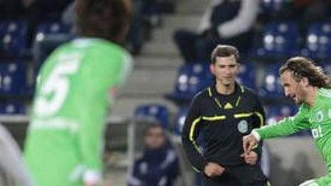 Petr Jiráček v dresu "Vlků" v přípravném utkání. Petr Jiráček v dresu "Vlků" v přípravném utkání.