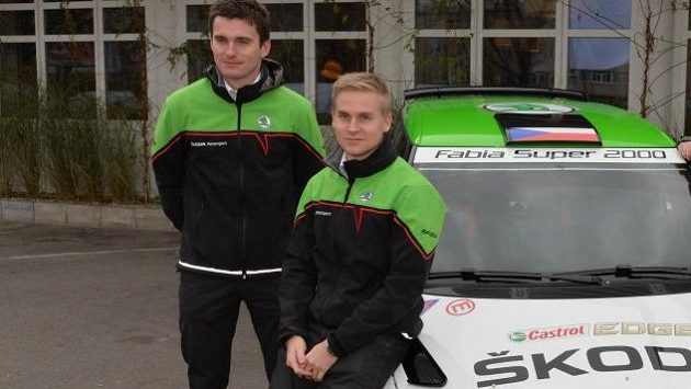Esapekka Lappi, pilot továrního týmu Škoda Motorsport, s úřadujícím mistrem Evropy Janem Kopeckým (vlevo). Esapekka Lappi, pilot továrního týmu Škoda Motorsport, s úřadujícím mistrem Evropy Janem Kopeckým (vlevo).