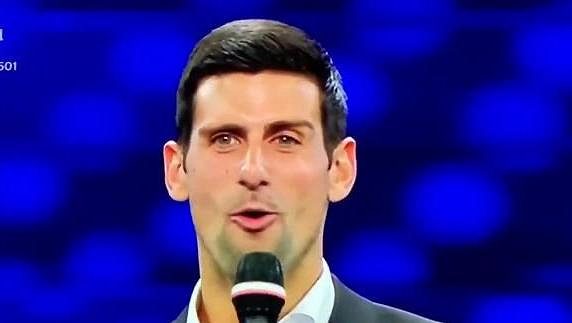 Tenisový král Novak Djokovič předvedl v San Remu své pěvecké umění. Tenisový král Novak Djokovič předvedl v San Remu své pěvecké umění.