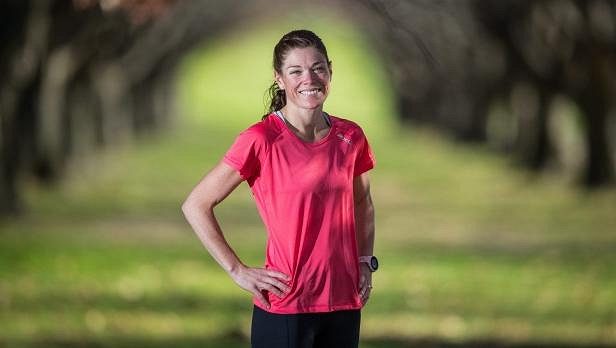 Kelly-Ann Varey z Austrálie. Máma a běžkyně v jedné osobě. A je šťastná. Kelly-Ann Varey z Austrálie. Máma a běžkyně v jedné osobě. A je šťastná.