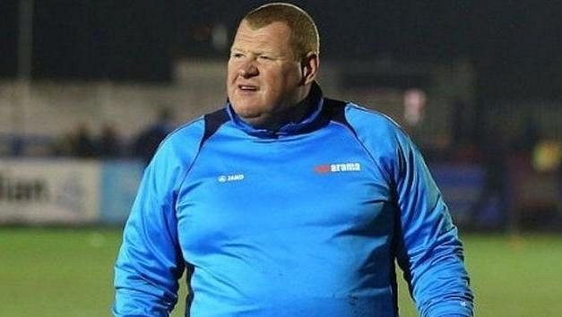 Pokud by se Suttonu zranil první gólman, musel by mezi tyče nejspíš pětačtyřicetiletý Wayne Shaw. Pokud by se Suttonu zranil první gólman, musel by mezi tyče nejspíš pětačtyřicetiletý Wayne Shaw.