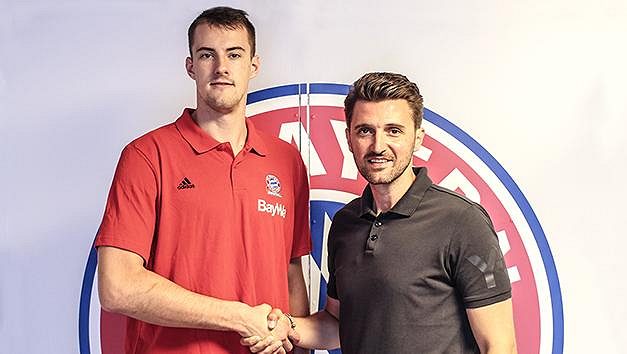 Basketbalista Ondřej Balvín (vlevo) ještě v dresu Bayernu Mnichov. Basketbalista Ondřej Balvín (vlevo) ještě v dresu Bayernu Mnichov.