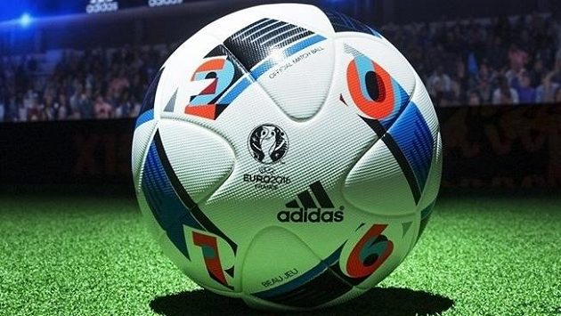 Míč Krásná hra (v originále Beau Jeu) pro EURO 2016. Míč Krásná hra (v originále Beau Jeu) pro EURO 2016.