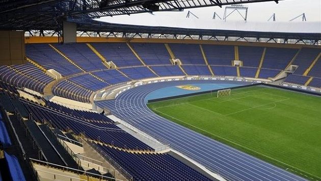 Na moderním stadióně v Charkově se Ligu mistrů v této sezóně určitě hrát nebude. Na moderním stadióně v Charkově se Ligu mistrů v této sezóně určitě hrát nebude.