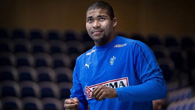 Novým typem koronaviru se nakazil olympijský vítěz a mistr světa v házené Dán Mads Mensah. Novým typem koronaviru se nakazil olympijský vítěz a mistr světa v házené Dán Mads Mensah.
