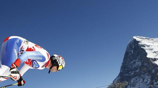 Švýcar Beat Feuz na startu sjezdu ve Wengenu ve stínu proslulé severní stěny Eigeru. Švýcar Beat Feuz na startu sjezdu ve Wengenu ve stínu proslulé severní stěny Eigeru.