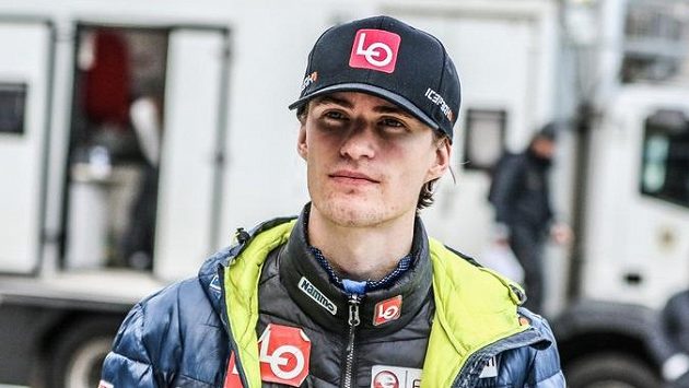 Norský skokan na lyžích Daniel-André Tande se pět měsíců po hrozivém pádu v Planici vrátil k tréninku na můstku. Norský skokan na lyžích Daniel-André Tande se pět měsíců po hrozivém pádu v Planici vrátil k tréninku na můstku.
