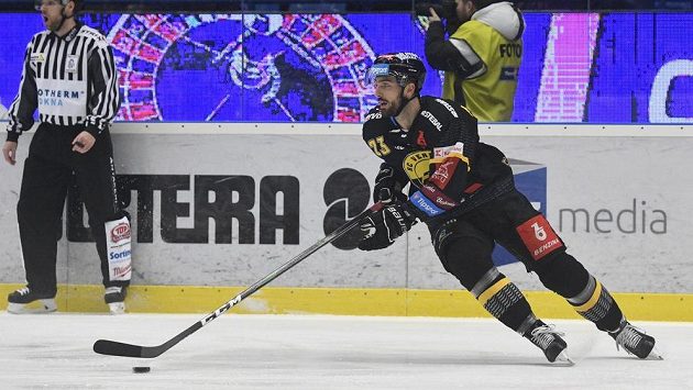 Obránce Michal Moravčík v dresu Litvínova. Obránce Michal Moravčík v dresu Litvínova.