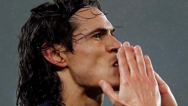 Edinson Cavani si na svou premiéru v dresu Manchesteru United musí počkat Edinson Cavani si na svou premiéru v dresu Manchesteru United musí počkat