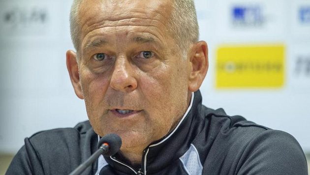 Trenér Jablonce Petr Rada na tiskové konferenci Trenér Jablonce Petr Rada na tiskové konferenci