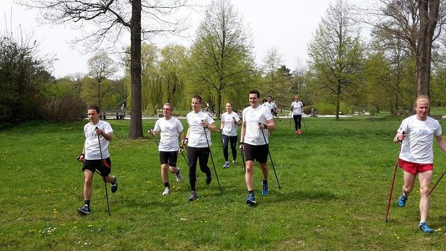 Nordic running je další způsob pohybu, který může pomoci kondici. Nordic running je další způsob pohybu, který může pomoci kondici.