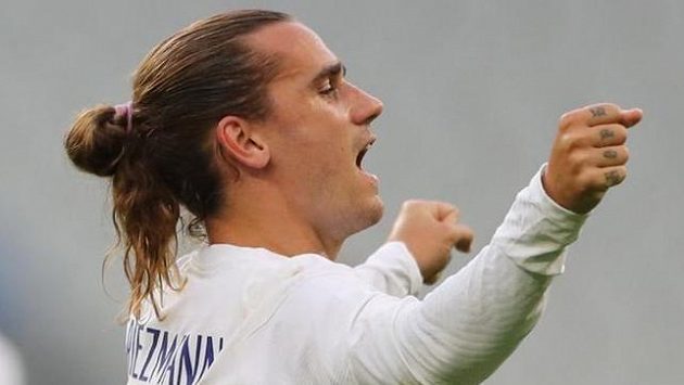 Francouz Antoine Griezmann se raduje. Francouz Antoine Griezmann se raduje.