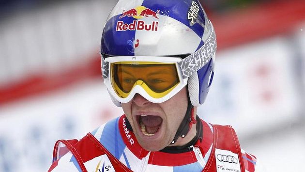 Francouz Alexis Pinturault jásá po výhře v kombinaci v Chamonix. Francouz Alexis Pinturault jásá po výhře v kombinaci v Chamonix.